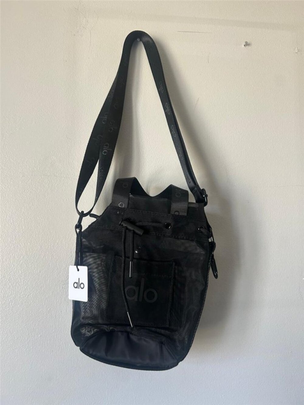 Alo Black Mesh Bucket Cross Body Bag NEW - Picture 6 of 13
